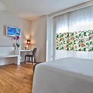 4* فندق فندق كارافيل
