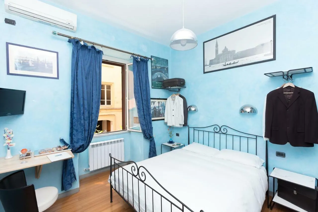Domusamor Colosseo Rome Bed & Breakfast
