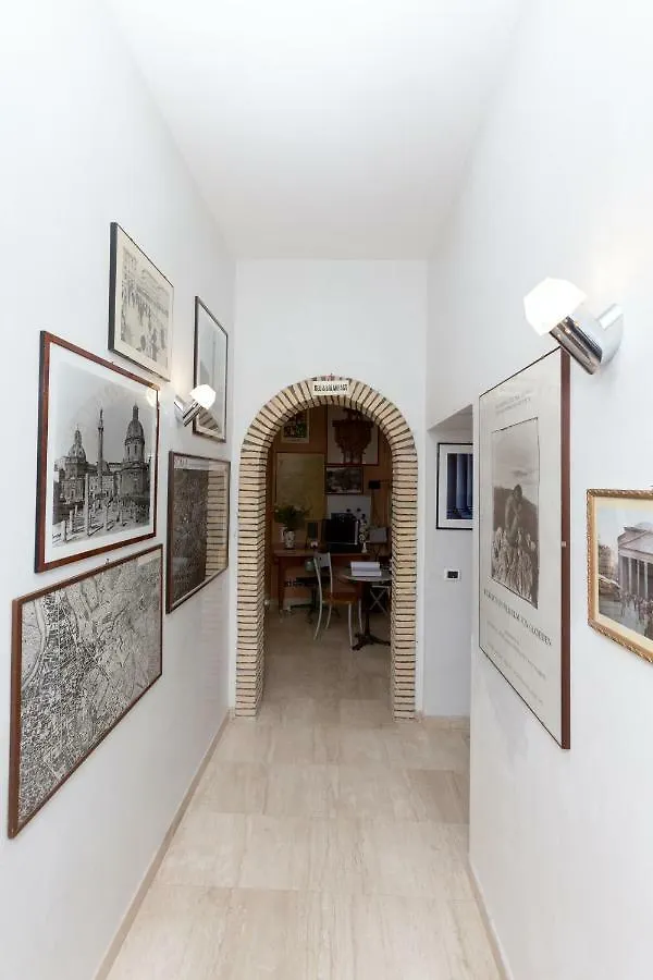 Bed & Breakfast Domusamor Colosseo Rome