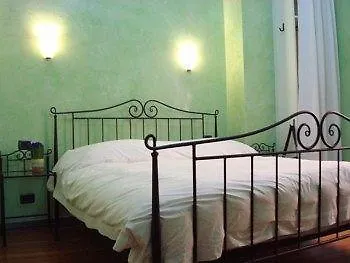 ** فندق مبيت وإفطار روما Domusamor Colosseo إيطاليا